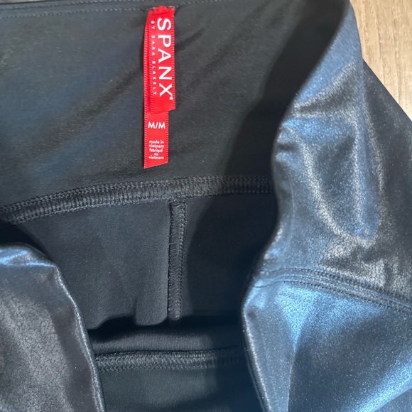 Spanx Faux Leather Leggings High Waist Black Glossy Coated Medium - Picture 5 of 6